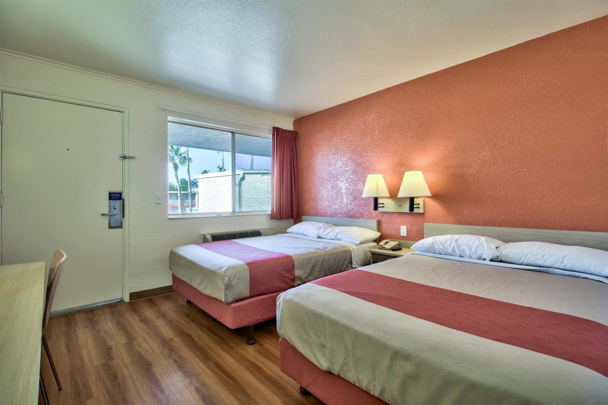 Motel 6-Youngtown, Az - Phoenix - Sun City Bagian luar foto