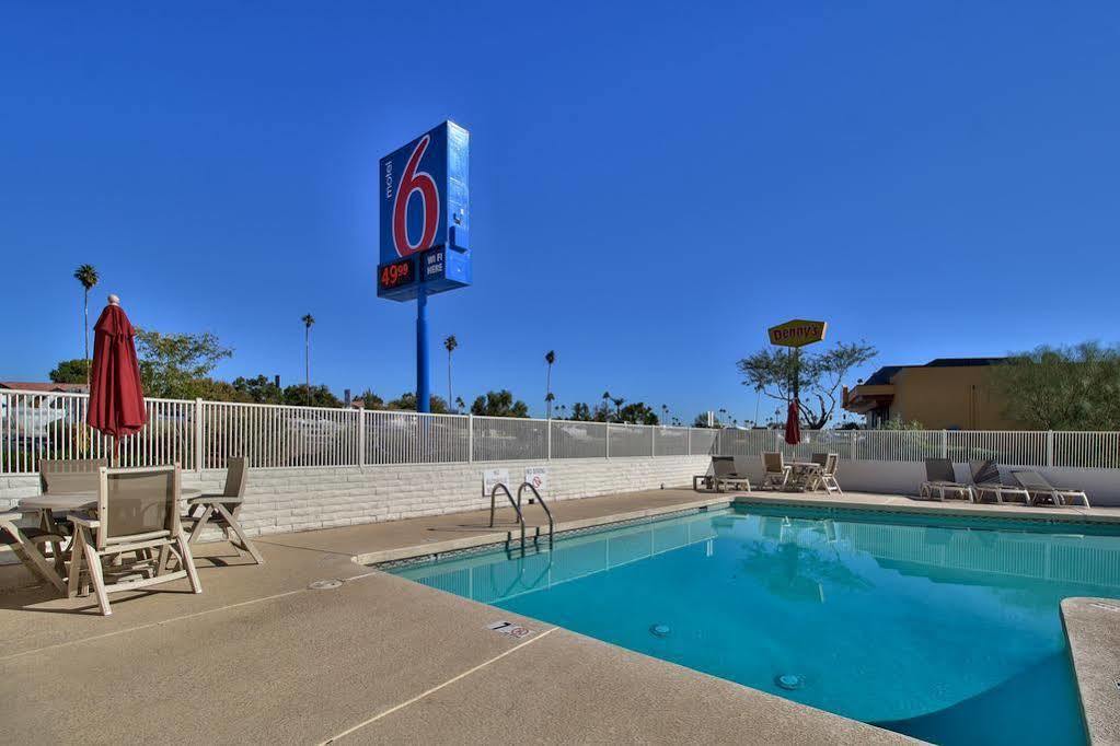 Motel 6-Youngtown, Az - Phoenix - Sun City Bagian luar foto